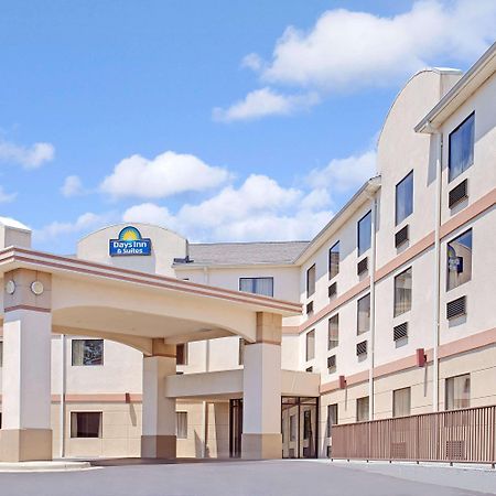 Days Inn & Suites By Wyndham Laurel Near Fort Meade Bagian luar foto