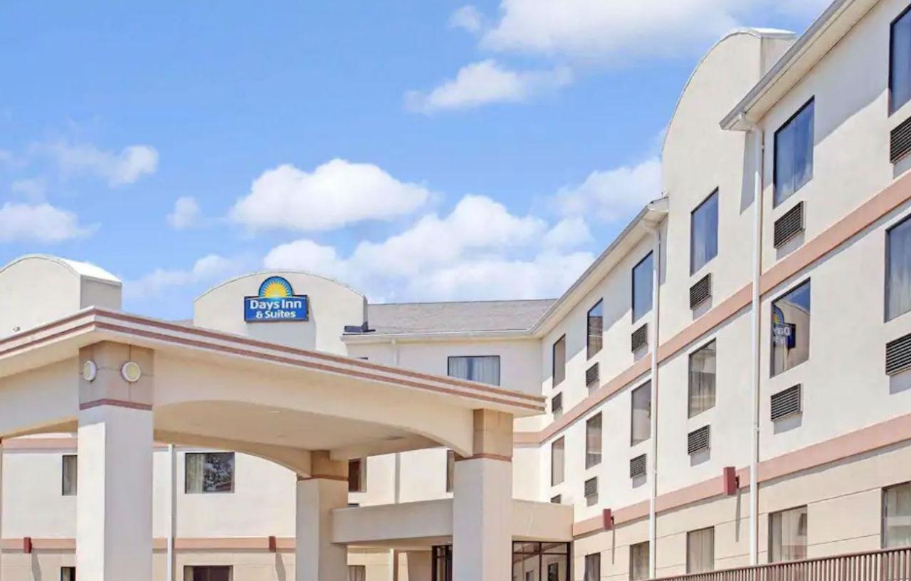 Days Inn & Suites By Wyndham Laurel Near Fort Meade Bagian luar foto