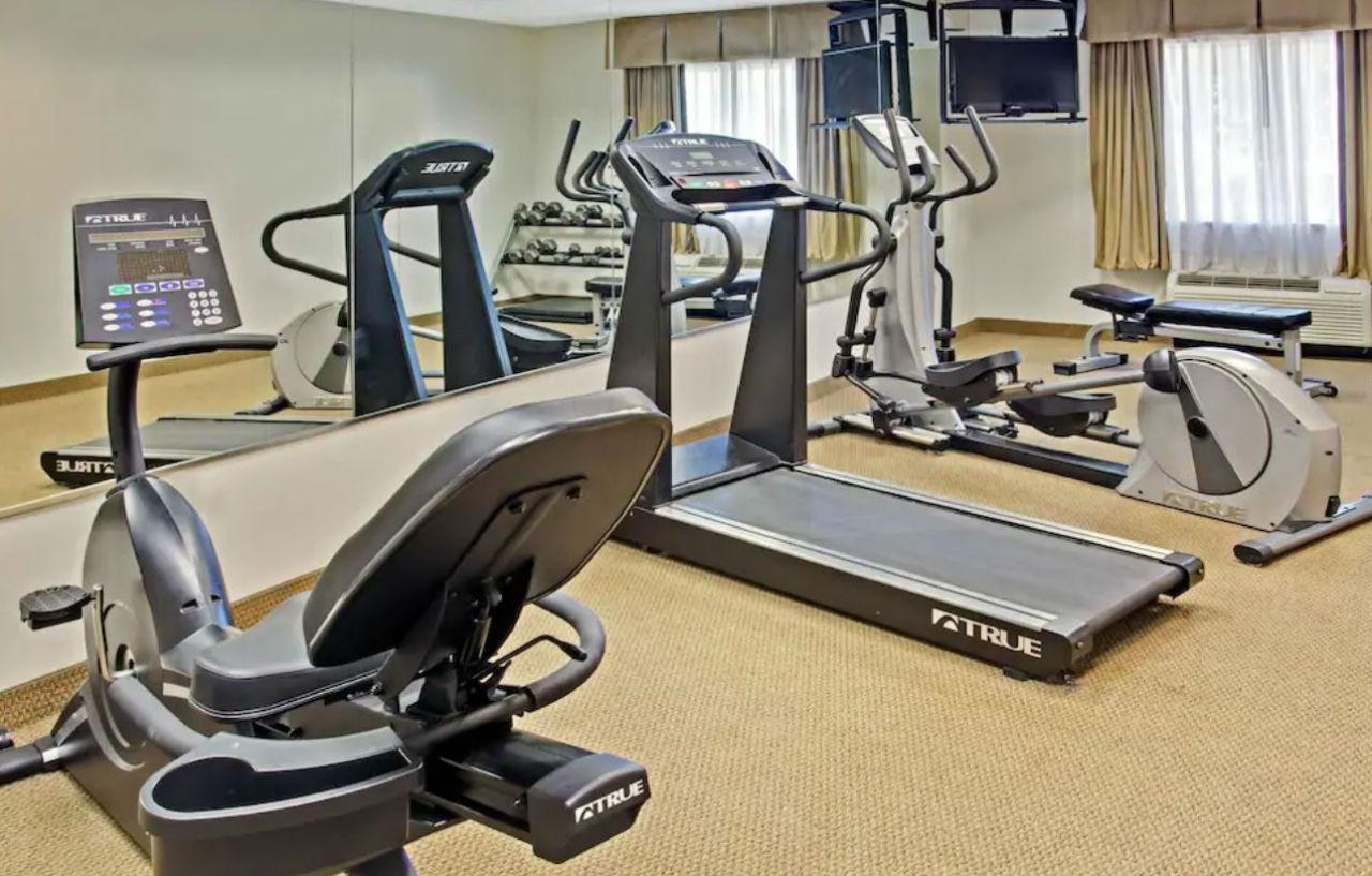 Days Inn & Suites By Wyndham Laurel Near Fort Meade Bagian luar foto